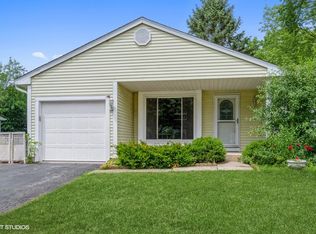 421 Bayview Ave, Naperville, IL 60565
