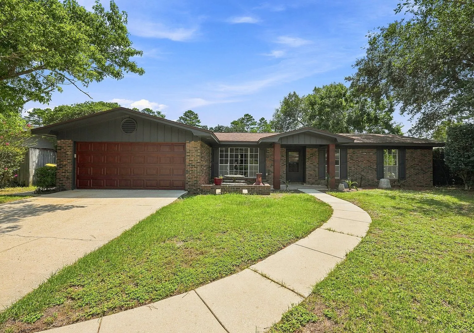 Spacious 3BR/2BA Home with Fenced Backyard, Upgraded Kitchen & Prime Location! — Photo 1