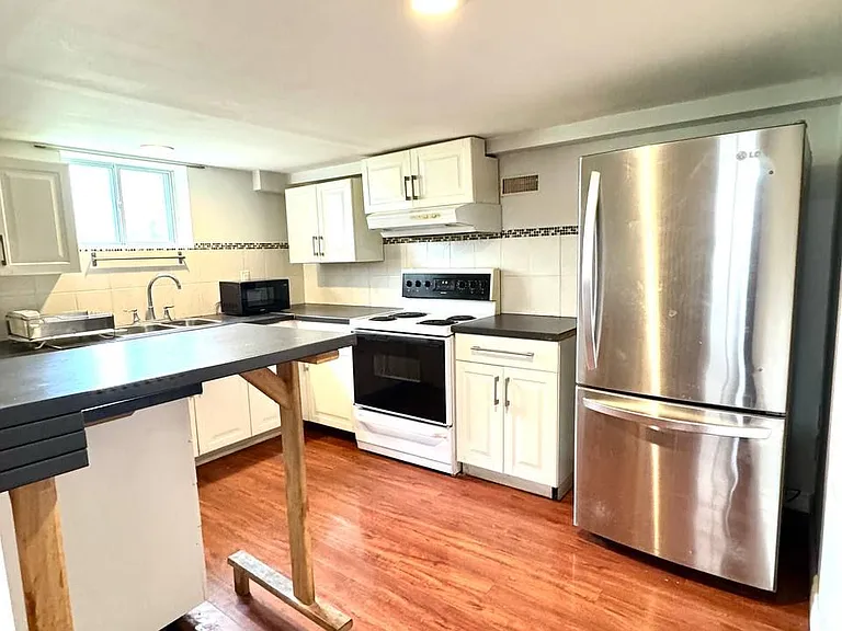 32 Belgravia Ave #MAIN — Photo 16