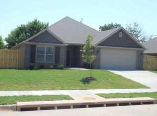 3103 S 4th St, Rogers, AR 72758