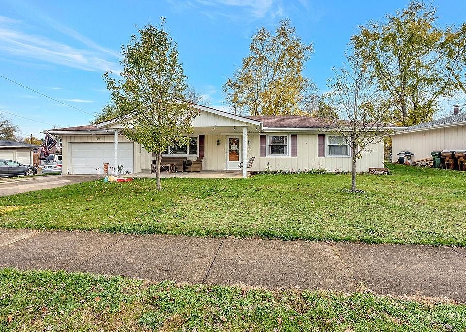 1st image of 902 Brookwood Dr
