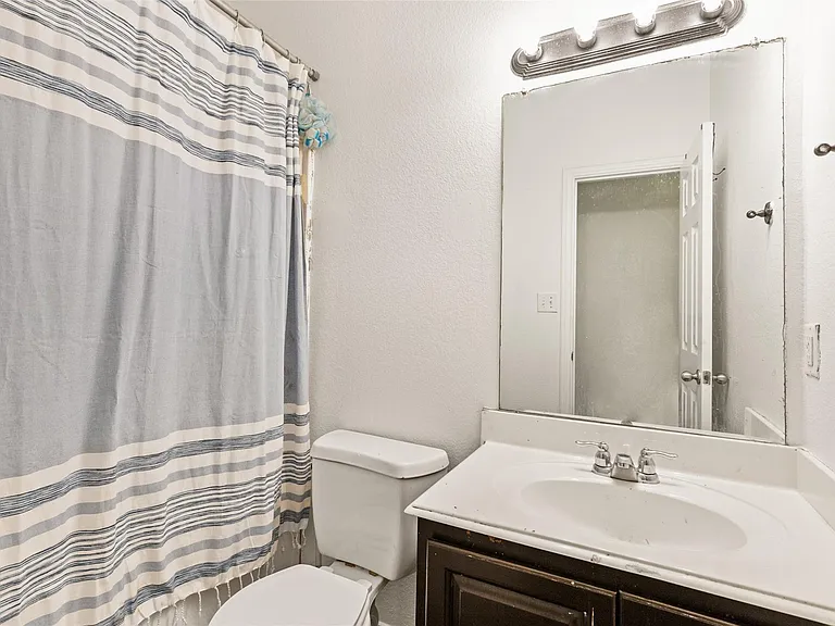 325 Crosscreek Dr — Photo 16