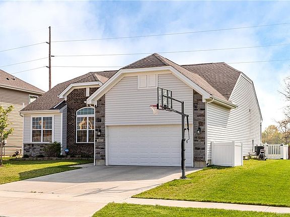 2nd image of 4413 Woodmint Dr