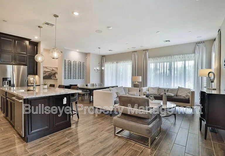 2152 N 141st Ave — Photo 7