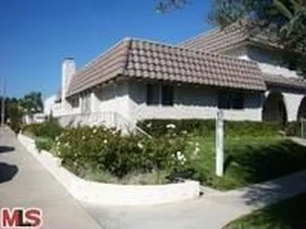 25236 Avenida Dorena, Newhall, CA 91321
