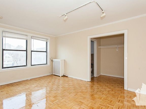 2nd image of 739 W Belmont Ave APT 408