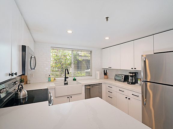 5th image of 1270 Cleveland Ave #215