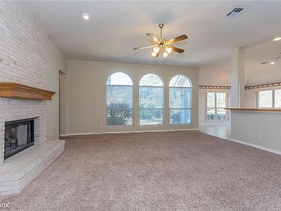 5th image of 15808 Chatham Wood Dr