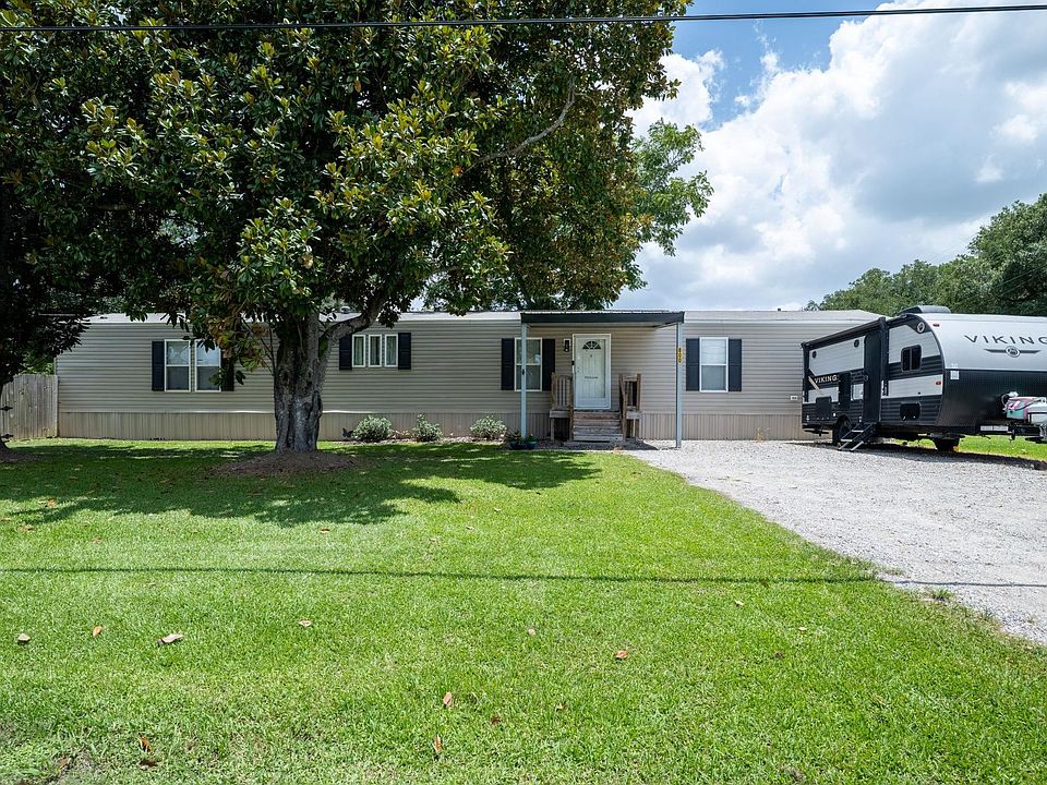 1st image of 800 Live Oak St