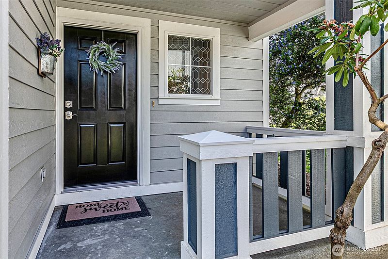 5th image of 2706 9th Street SE