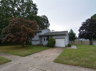 102 Willow Dr, Cape May, NJ 08204