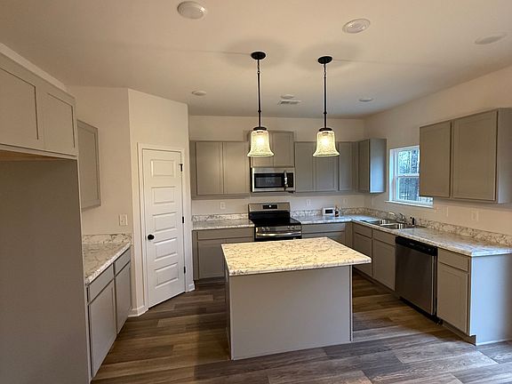 2nd image of 132 Thedford Dr
