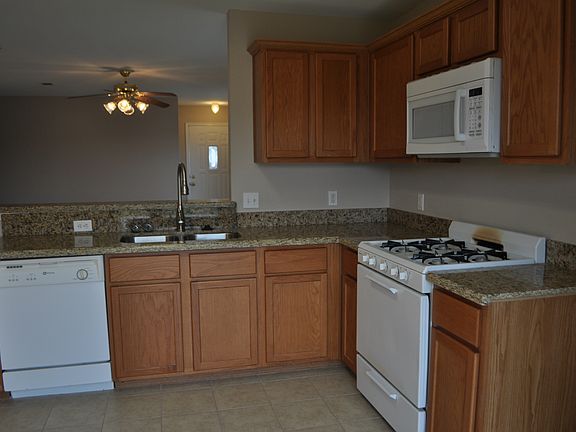 4th image of 15236 Meredith Ln