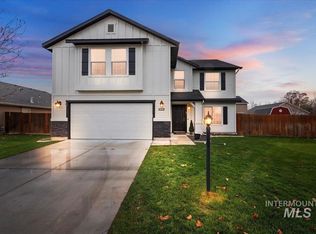 1028 N Star Bright Ln, Star, ID 83669