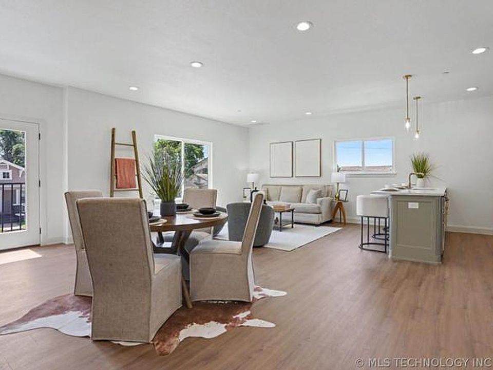1st image of 1379 E 13th St #302
