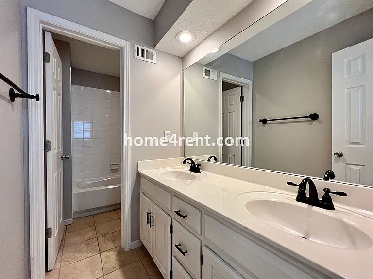 14068 W 147th Pl — Photo 38