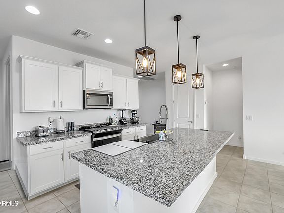 4th image of 3391 E ISLA Avenue