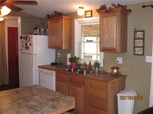 5th image of 306 N Stoney Crk
