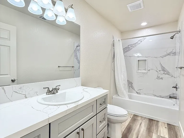 1821 W Rumble Rd — Photo 5