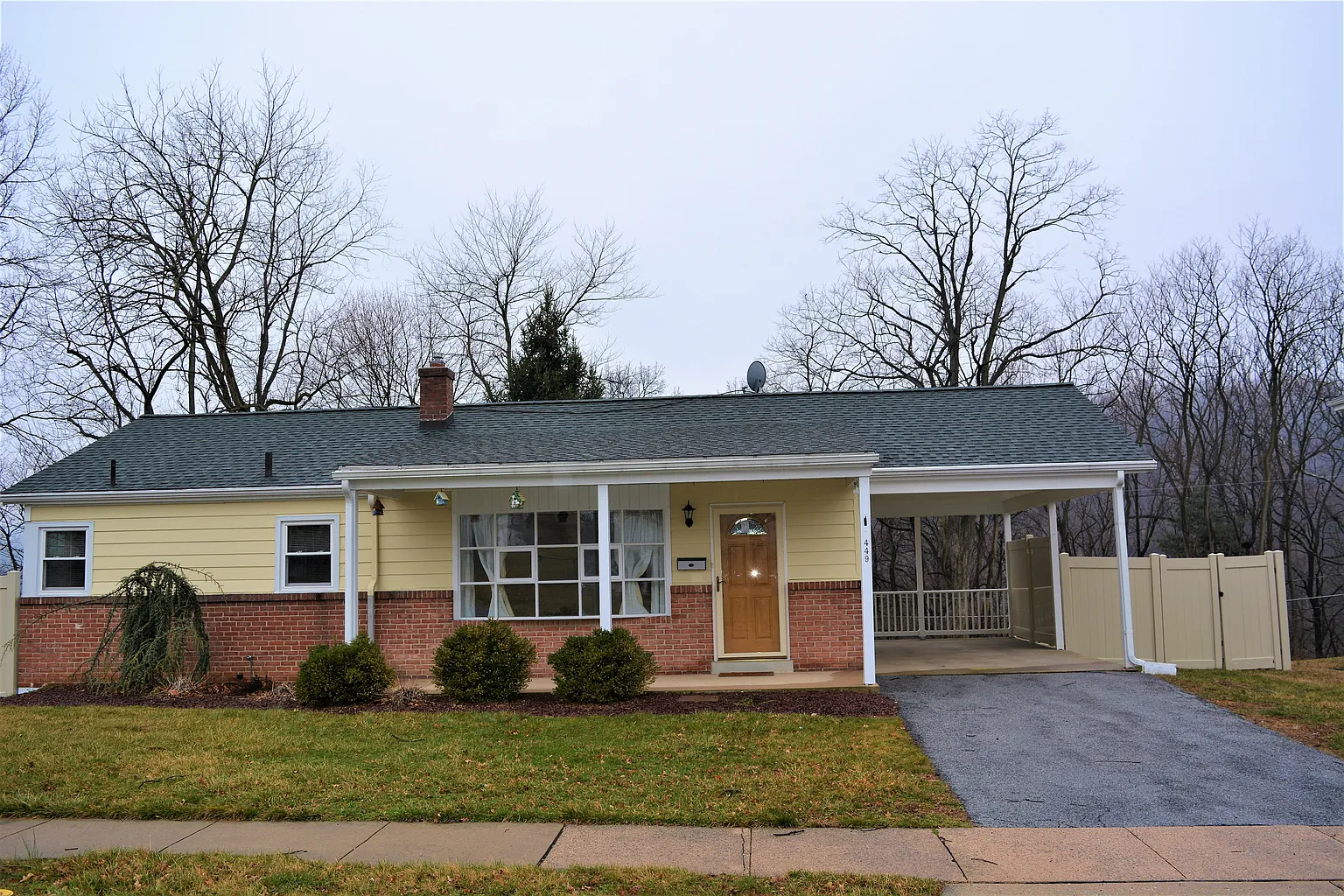 449 Holland St photo 1