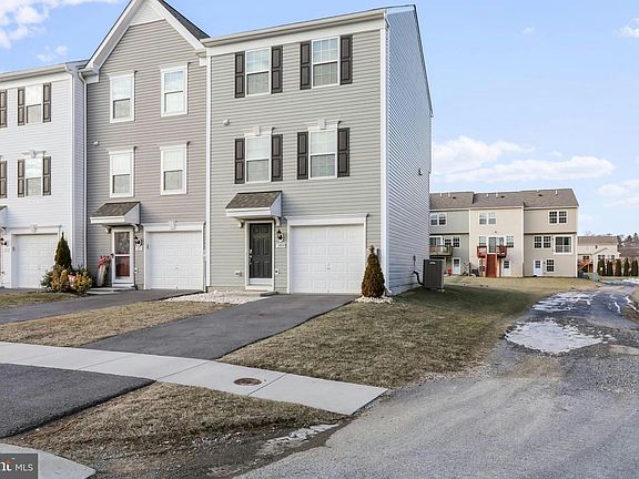 3rd image of 3559 Cedarbrook Ct