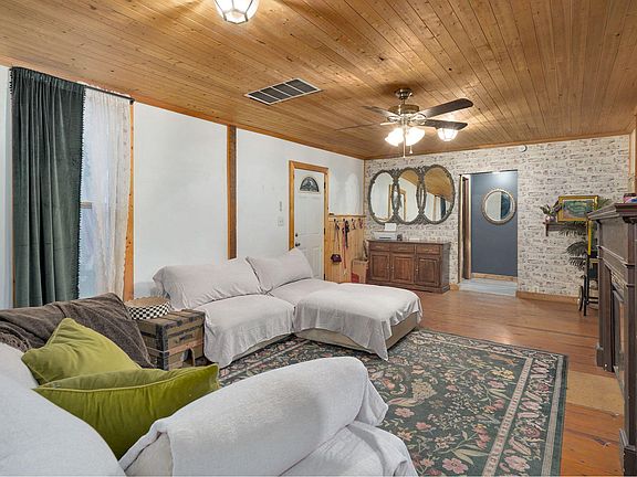 4th image of 629 N Warren Avenue