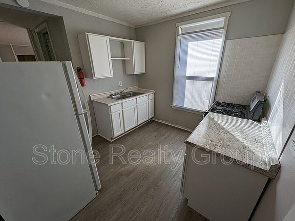 2nd image of 2044 N 11th St APT 4