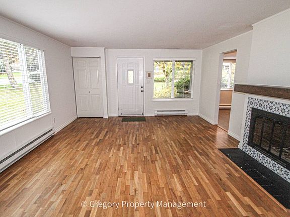 4th image of 14026 75th Ave NE
