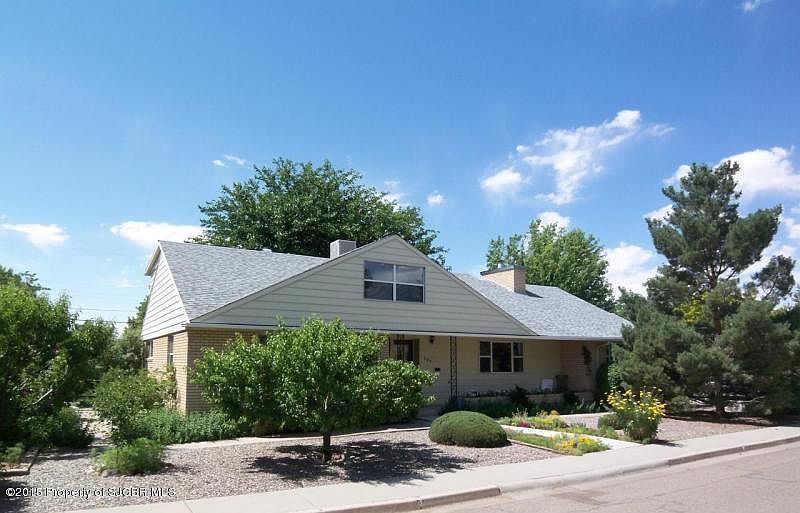 1st image of 900 N Hallett Cir
