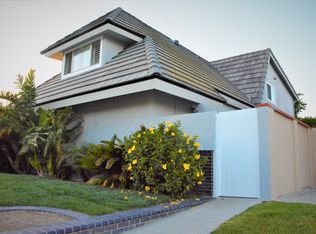 9881 Star Dr, Huntington Beach, CA 92646