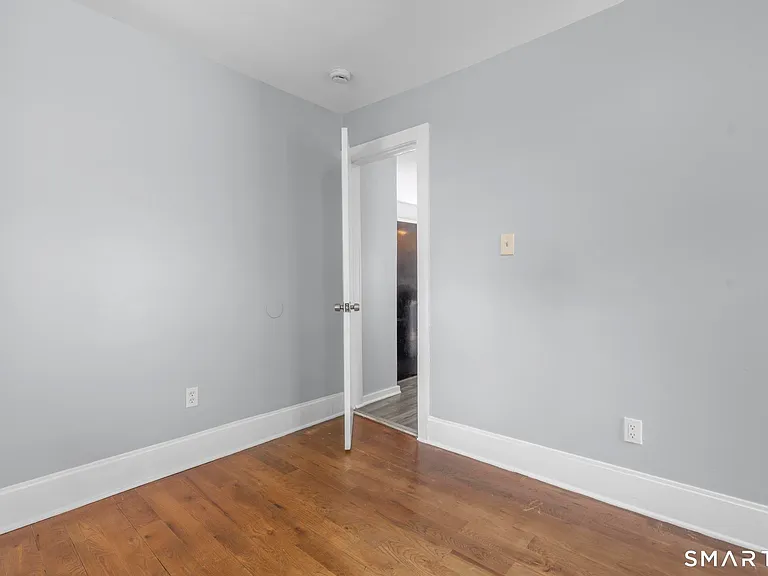 165 Starr St #2 — Photo 31