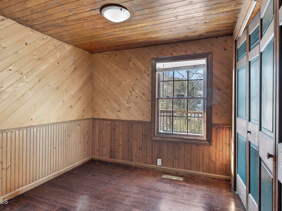 28th image of this home