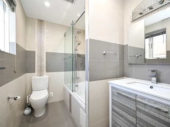 320 Whitman Drive image 22 of 27