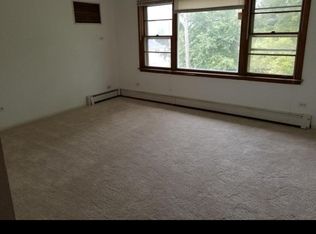 1943 Grove St APT 1W, Blue Island, IL 60406