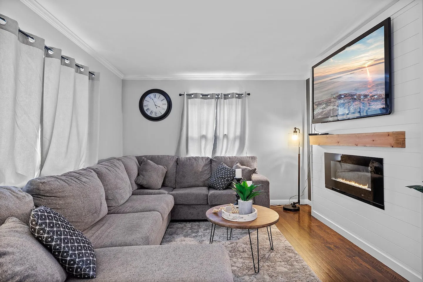 3 bed, $4,950 — Photo 2