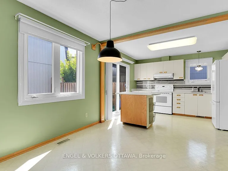 837 Eastvale Dr #110 — Photo 14