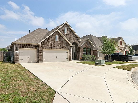 2nd image of 105 Woods Of Boerne