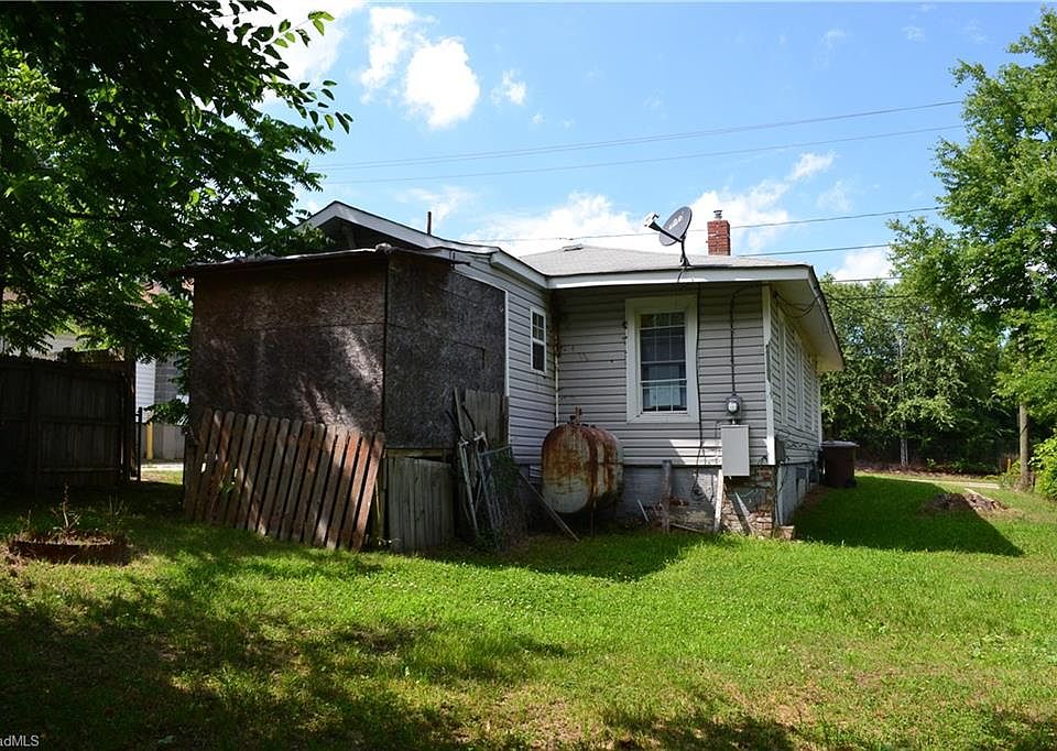 2nd image of 2303 Ellington St