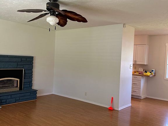 5th image of 770 W Highland Ave