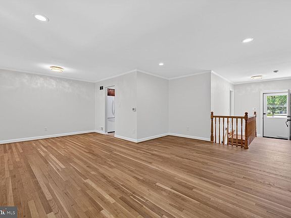 5th image of 13105 Jingle Ln