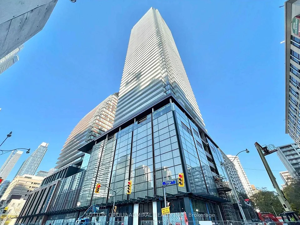 501 Yonge St #812