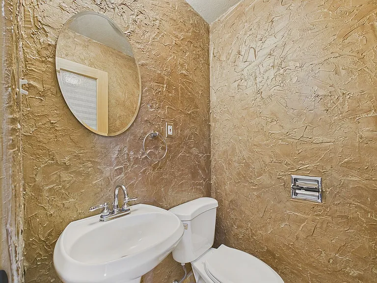 1695 E Cornell Ave — Photo 14