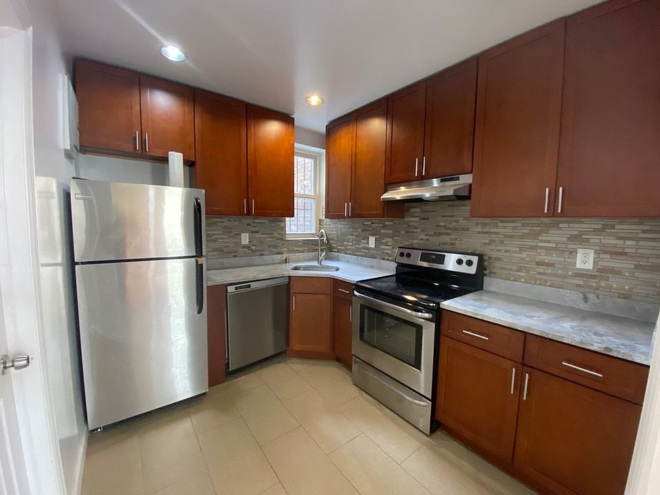 1st image of 30-32 Steinway St #2