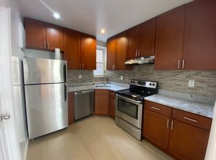 30-32 Steinway St #2, Astoria, NY 11103