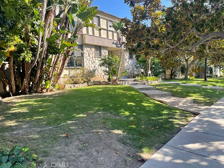 630 San Vicente Blvd #B — Photo 23