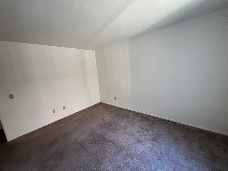 22501 Del Valle — Photo 28