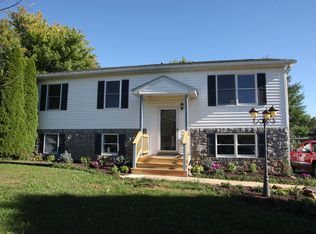 228 Sherwood Dr, Waynesboro, VA 22980