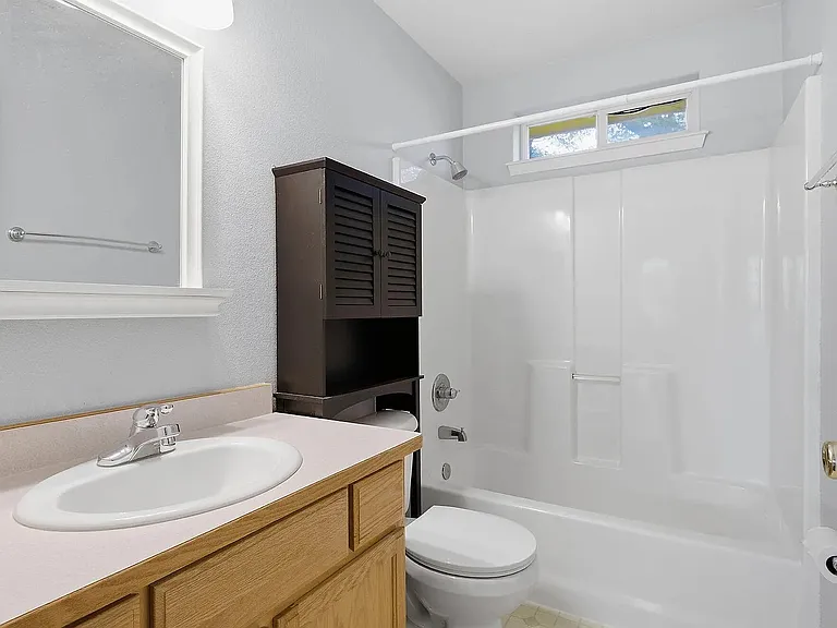 305 Blackberry Ct — Photo 10