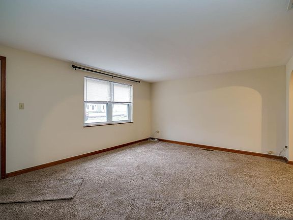 4th image of 3852 Dieckman Ln