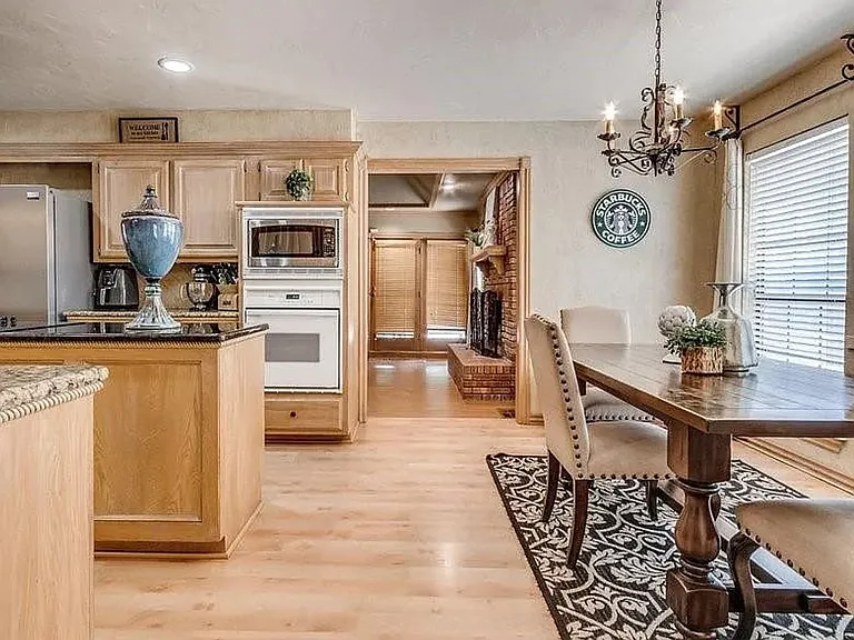 1408 Fox View Ct — Photo 10